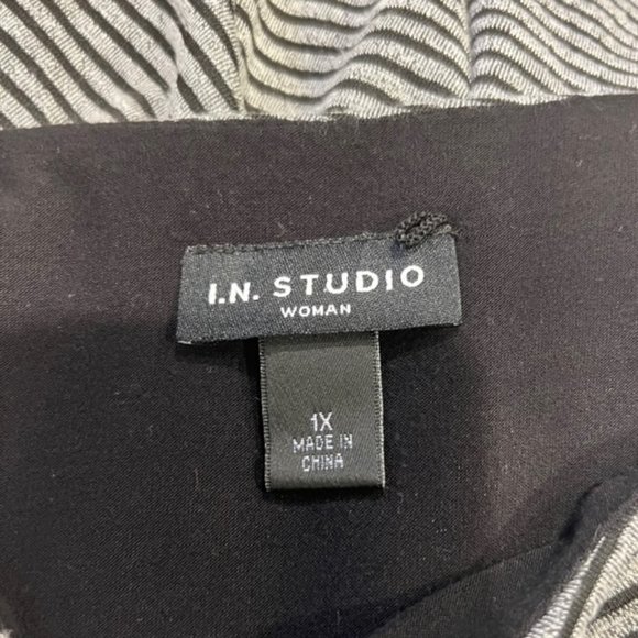 I.N. Studio Black & Gray Long Sleeve Striped Asymmetrical Blouse Size 1X - Picture 10 of 10